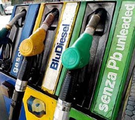 Record storico per la benzina verde, vola a 1,568