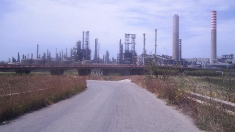 Raffineria di Gela, Castanìa: “Subito investimenti e cantieri o per i lavoratori dell’indotto sarà massacro”.