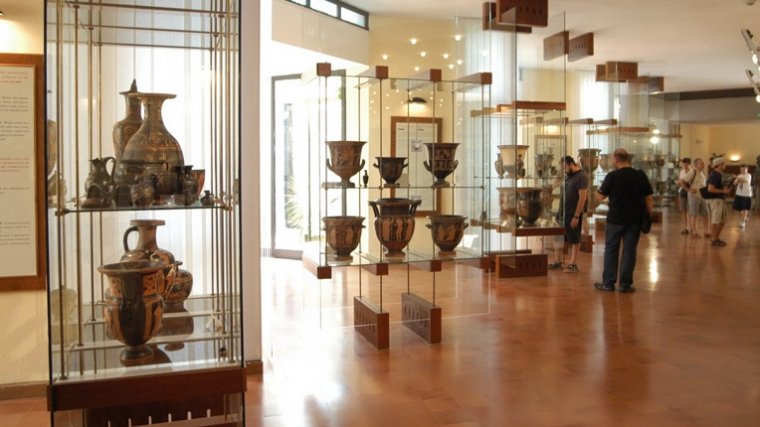 Beni culturali, Borrelli: “Le guide turistiche nei musei? La solita soluzione raffazzonata“.