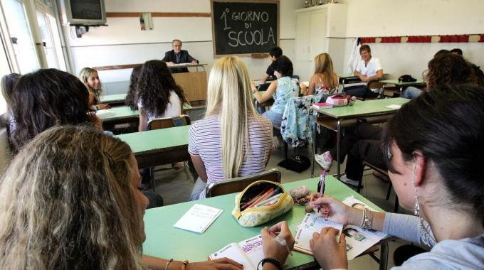 Emergenza Scuole, Barone: “A rischio istruzione e incolumità degli studenti per colpa di politici irresponsabili”.